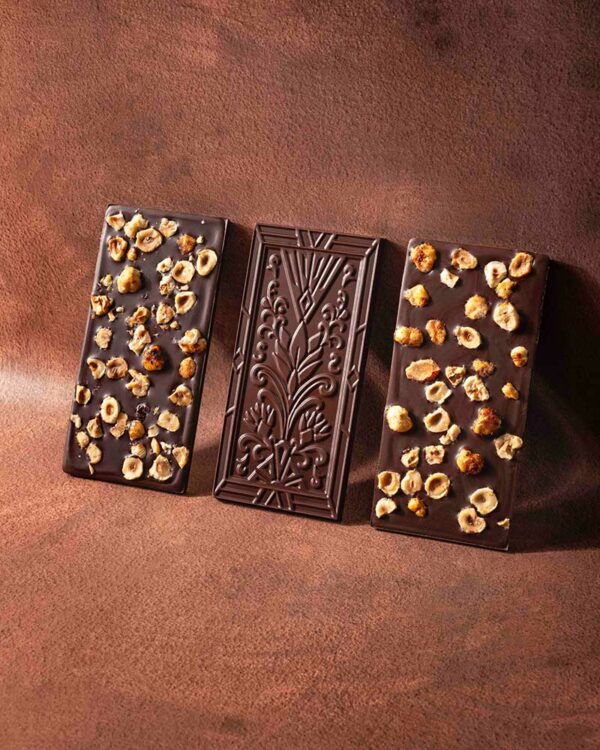 Tablette noisette caramélisée chocolat noir 70%